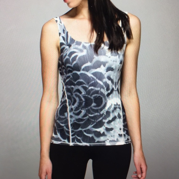 Lululemon tank black AMALA TANK - Picture 1 of 8